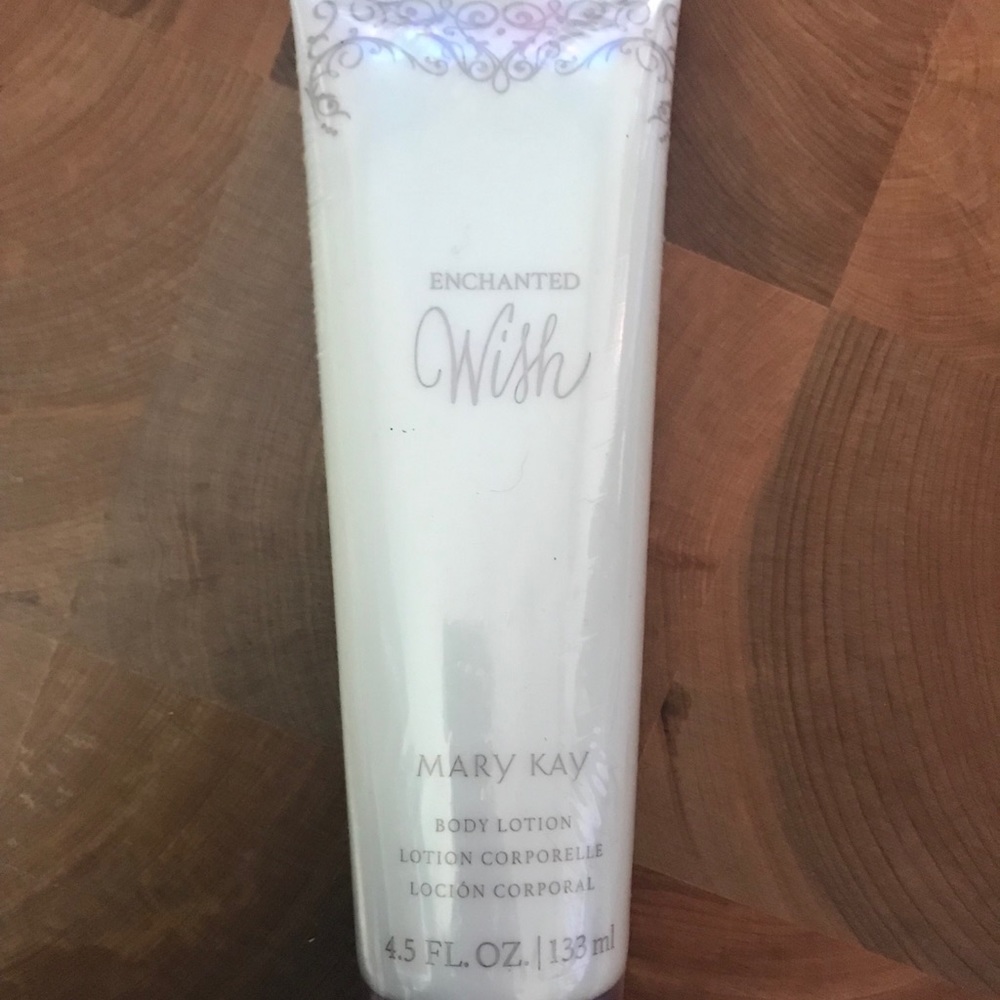 Mary Kay Enchanted Wish Lotion